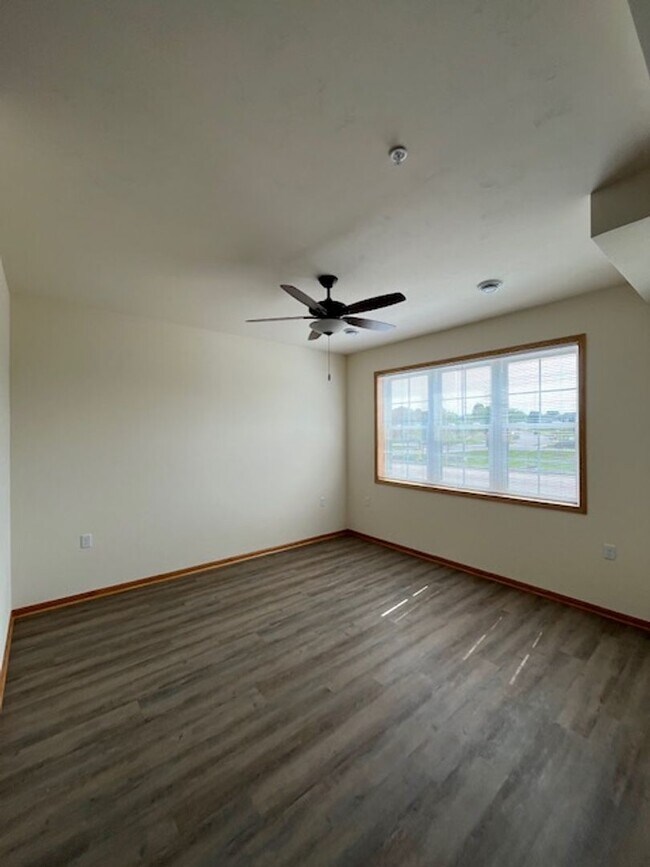 Building Photo - 312 Woodcrest Ln