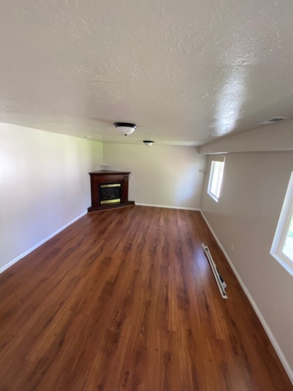 Building Photo - 2022 N 850 W