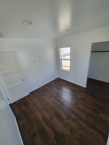 Building Photo - 7611 Seville Ave