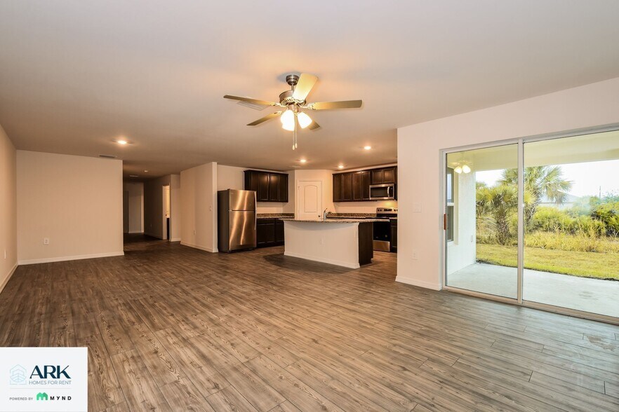 Building Photo - 852 Youngreen Dr