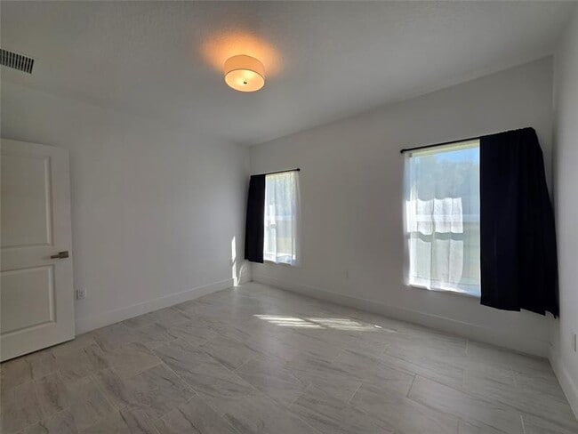 Building Photo - 3442 NW 36th Ave