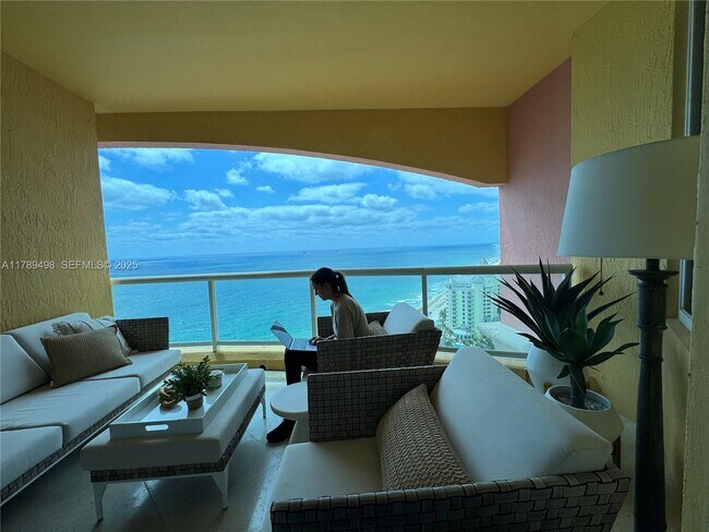 Building Photo - 2110 N Ocean Blvd