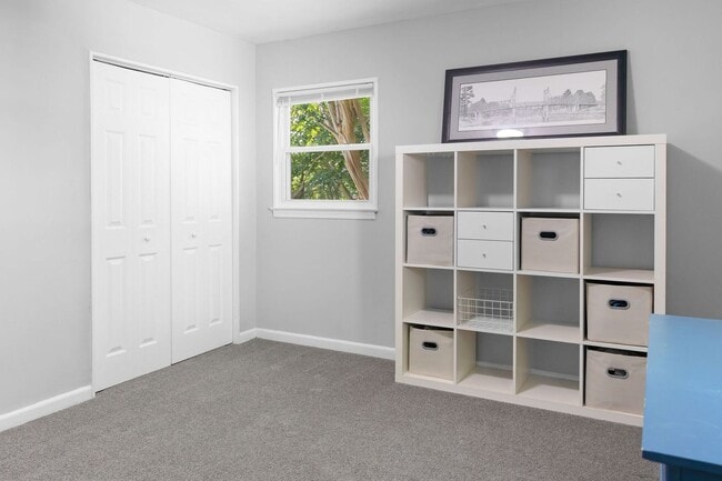 Building Photo - 4 Bed 2 Bath Home for Rent!