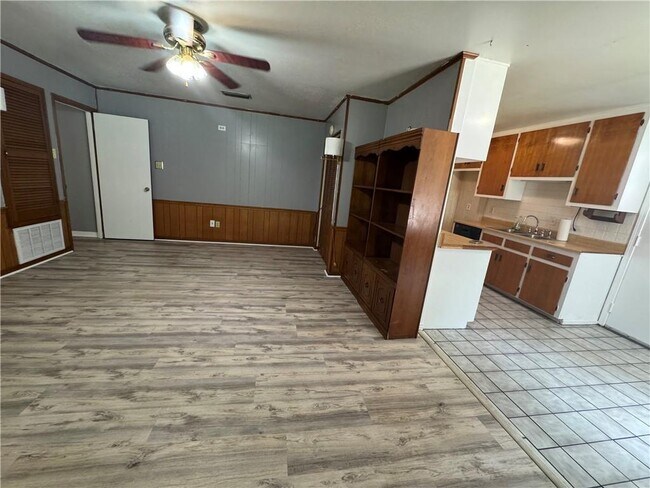 Building Photo - 1054 Gallen Ct