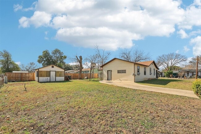 Building Photo - 620 Barbara Dr