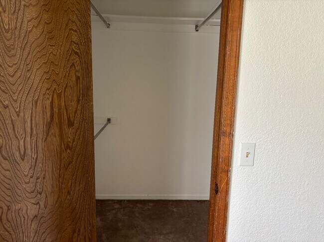 Building Photo - 1403 E University Ave