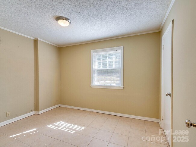 Building Photo - 4917 White Oak Rd
