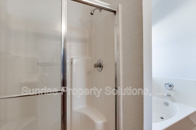 Building Photo - 509 Gyrfalcon Dr