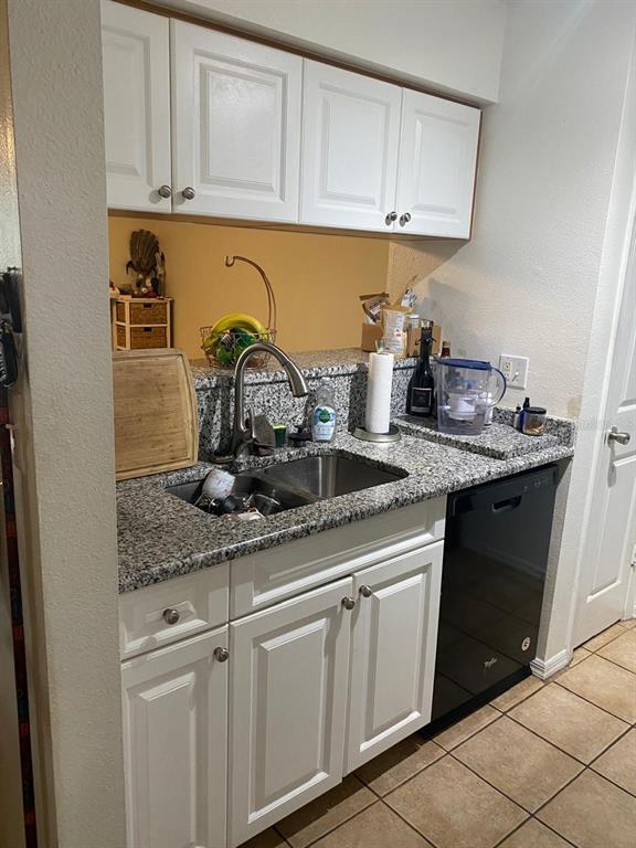 Building Photo - 1000 W Horatio St