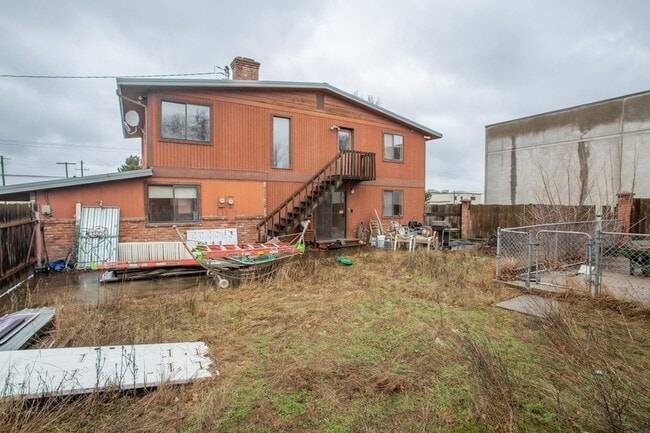 Building Photo - 10623 E Montgomery Ave