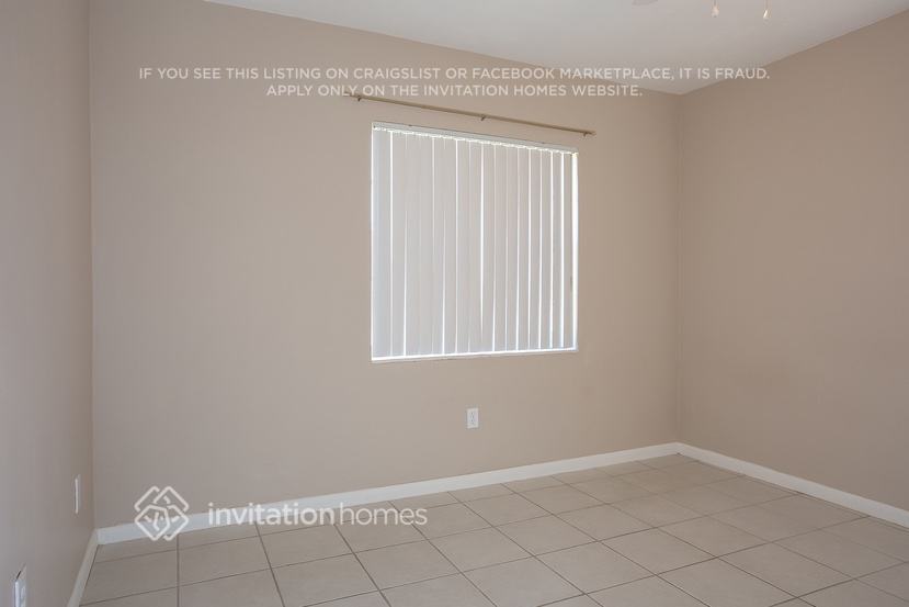 Building Photo - 16310 SW 109th Ave