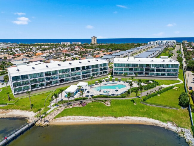 Building Photo - 225 Strand Dr