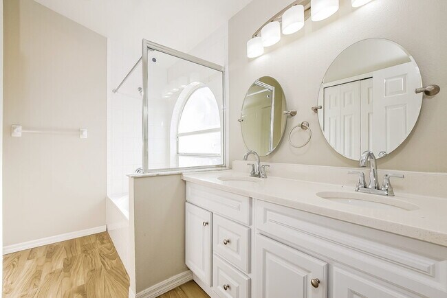 Building Photo - 9331 Echo Run