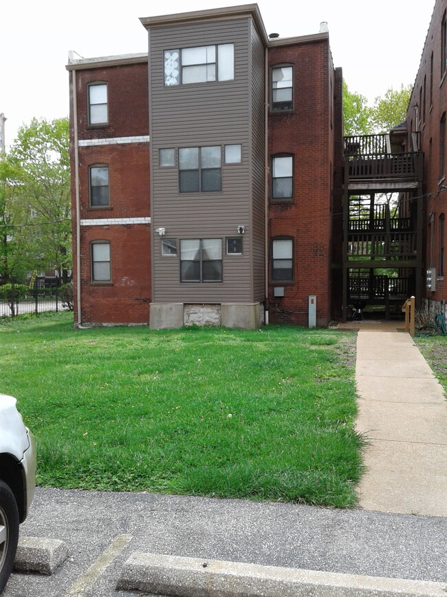 Back of Building View from Parking Lot - 5339 Pershing Ave