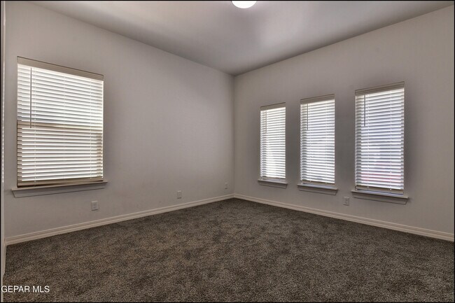 Building Photo - 12844 Giovanni Grajeda Ave