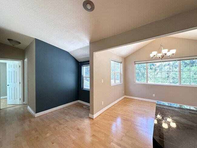 Building Photo - Gorgeous 3 Bed 2 Bath w/ Brand New Deck Patio Home in Cedar Hills! MOVE IN SPECIAL!
