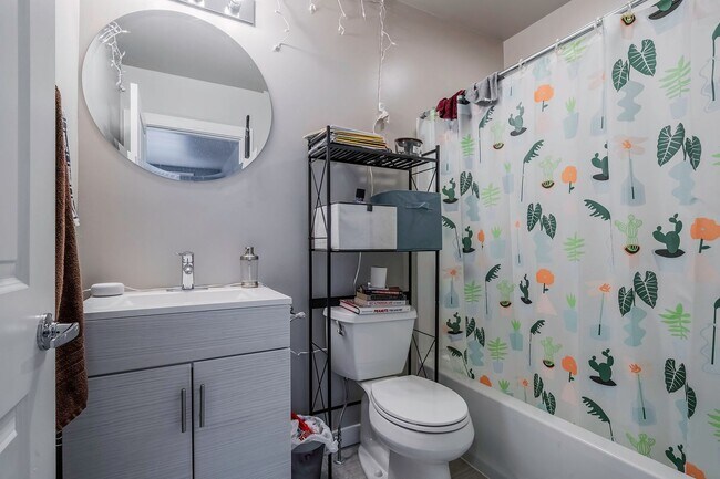 Building Photo - 1418 High St