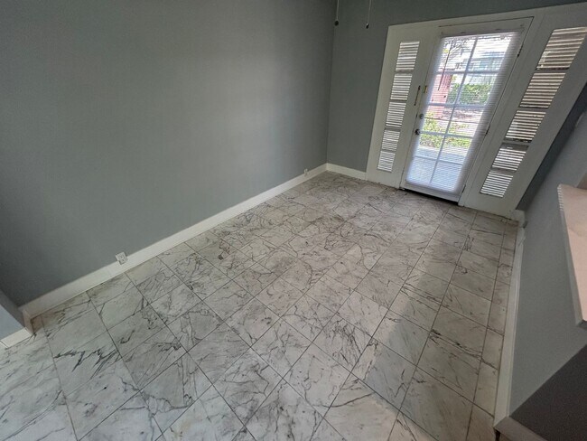 Building Photo - SPACIOUS 2 BEDROOM TOWNHOME IN LAS VEGAS COUNTRY CLUB