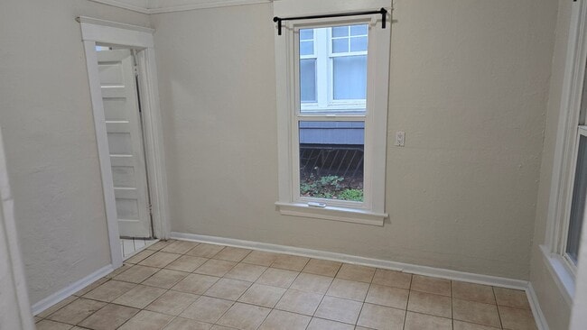 Building Photo - Charming 2 Bed, 1 Bath Home for Rent!