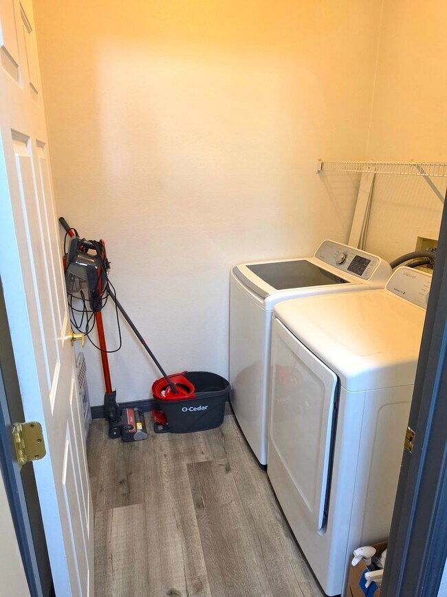 Building Photo - FULLY FURNISHED * 1BED/1BATH CONDO WITH 1 CAR GARAGE IN SOUTHWEST LAS VEGAS