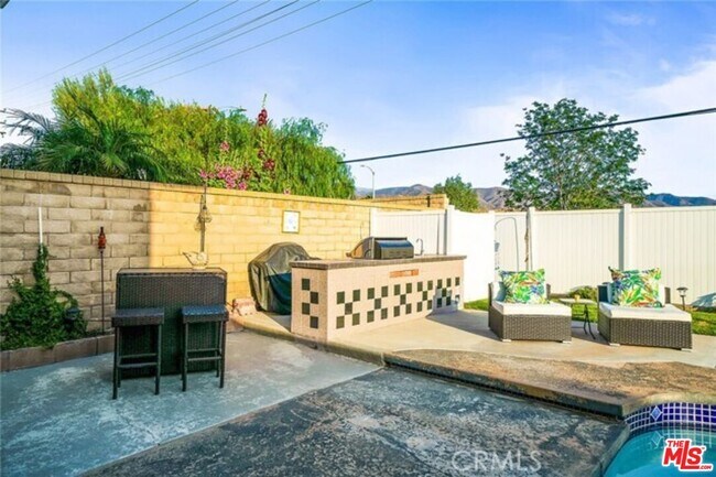 Building Photo - 15616 Rosehaven Ln