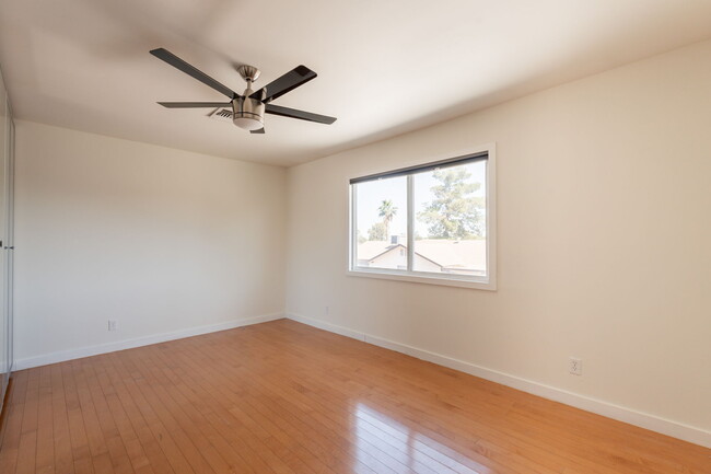 Building Photo - 1325 W Lobo Ave