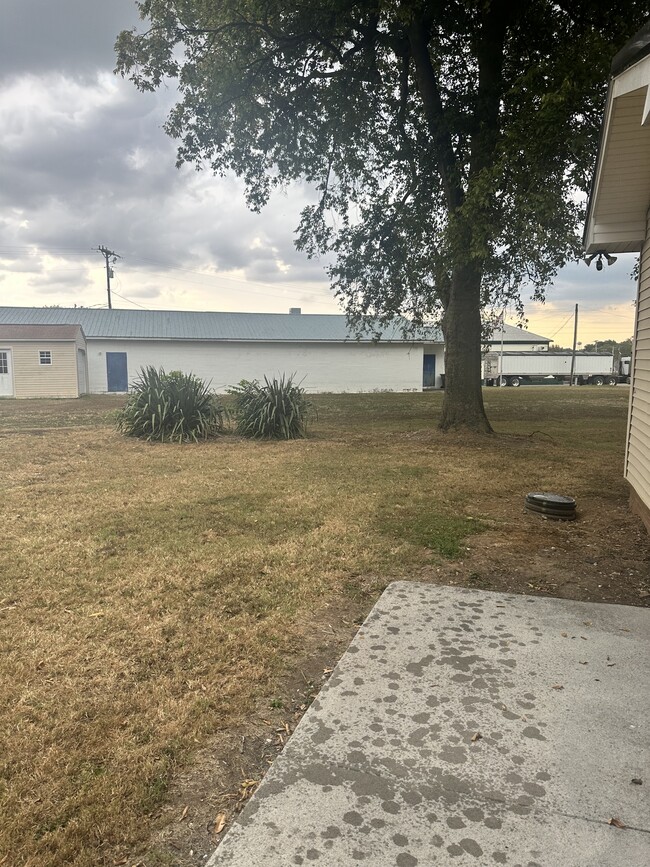 Building Photo - 10248 Dixie Beeline Hwy