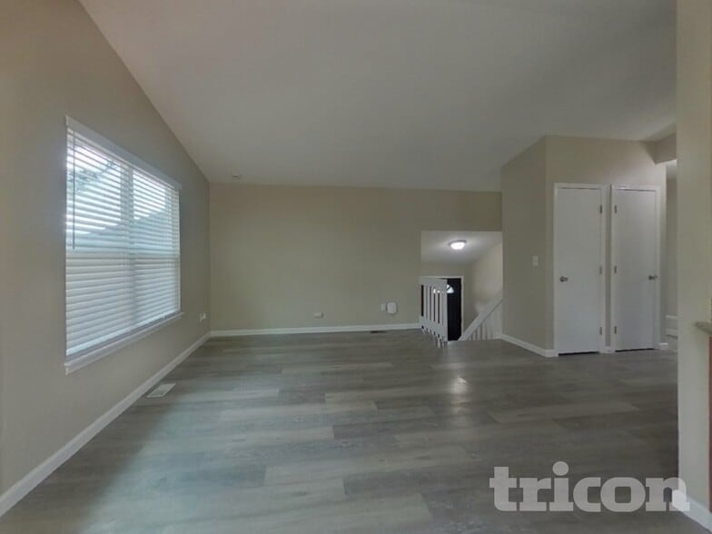 Building Photo - 16890 Blue Mist Cir
