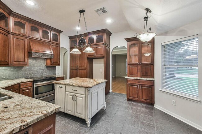 Building Photo - 20942 Wind Field Ln