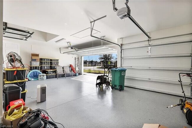 Building Photo - 2825 SW 3rd St