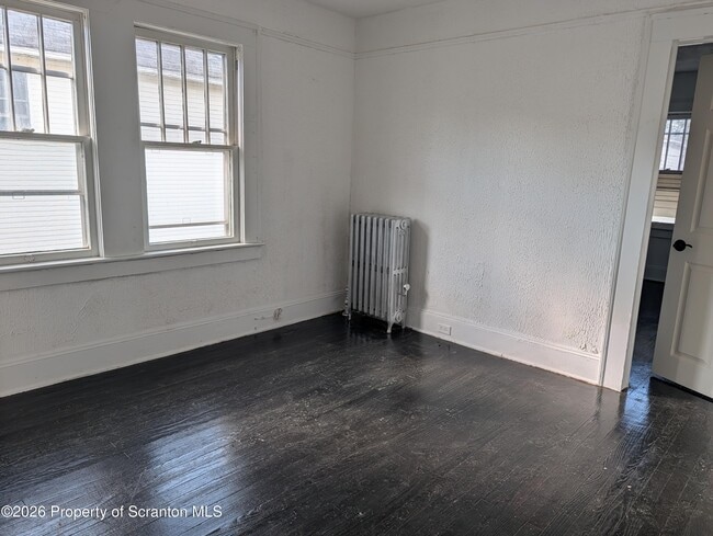 Building Photo - 1733 Bundy St