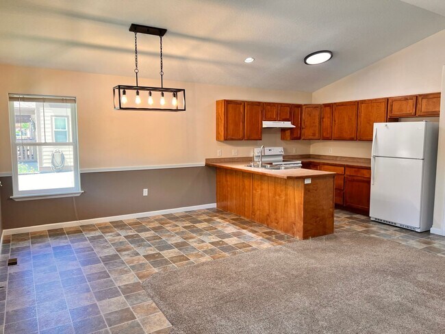 Building Photo - Spacious 3-bedroom, 2 bath in Lolo, MT!!