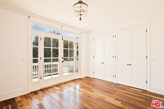 Building Photo - 765 N Almar Ave