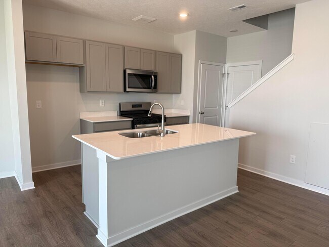 Building Photo - 6308 Marinelli Dr N