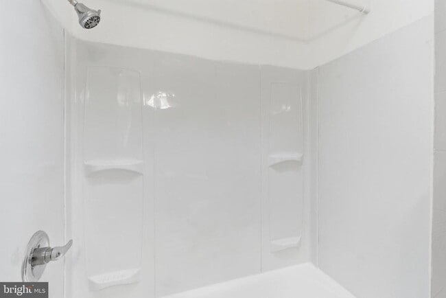 Building Photo - 849 Loalan Ave