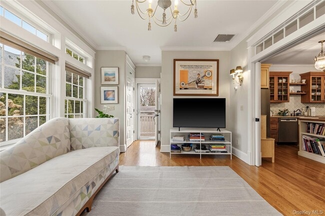 Building Photo - 47 Hillcrest Ave