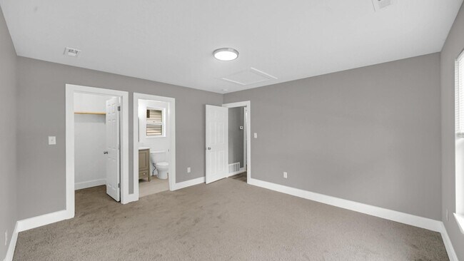 Building Photo - 2689 Cass St