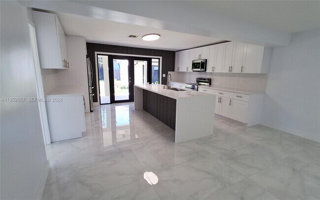 Building Photo - 216 Shadow Way