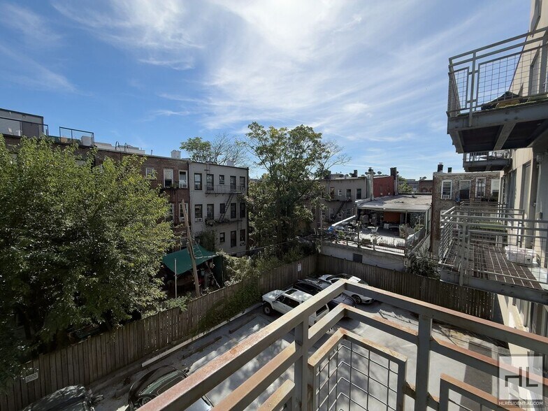 Building Photo - STANHOPE STREET / Sunlit Bushwick 2-Bed (F...