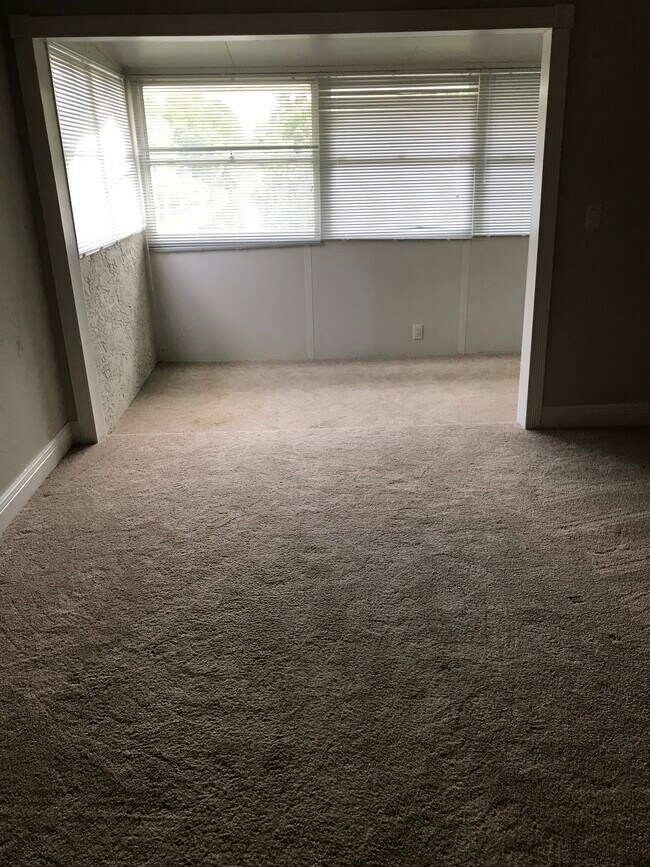 2ND FL.BEDROOM - 3679 Oakhill Dr