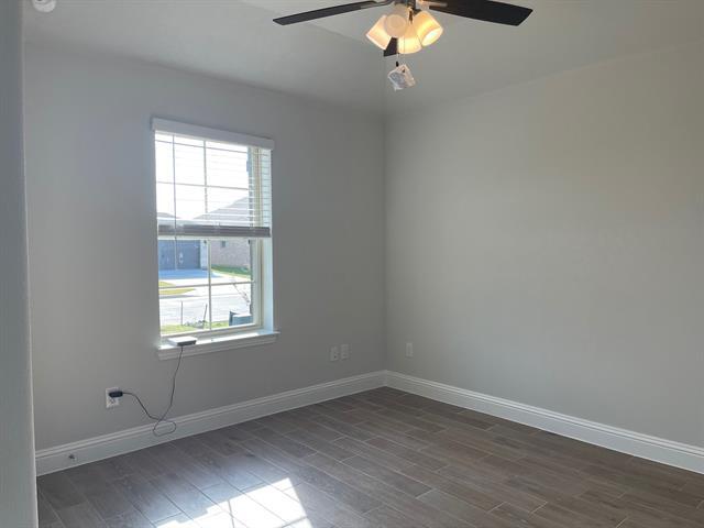 Building Photo - 817 Birdie Dr