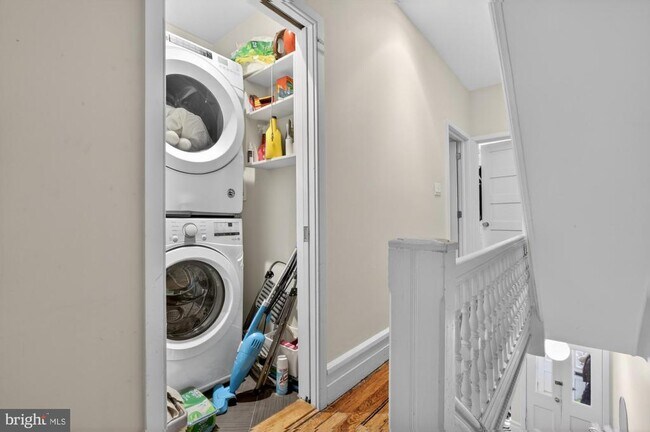 Building Photo - 2322 Poplar St