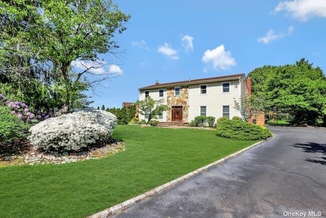 Building Photo - 2 Castle Ct