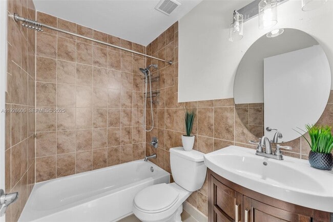 Building Photo - 17542 SW 139th Ct