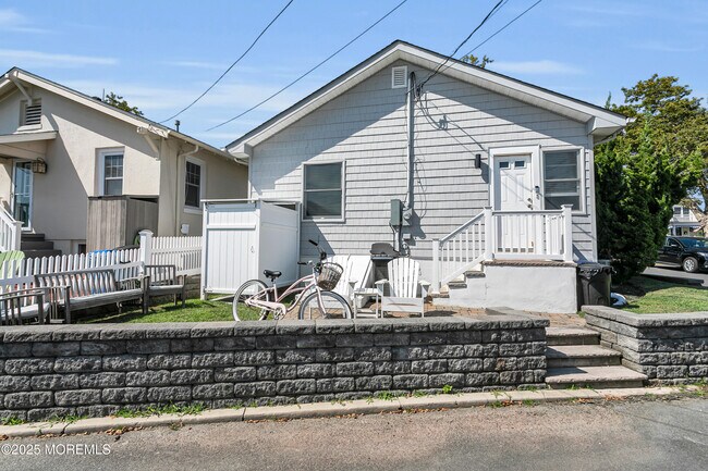 Building Photo - 505 Jefferson Ave