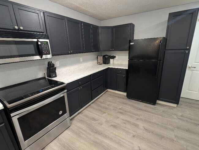 Building Photo - 511 Goliad St