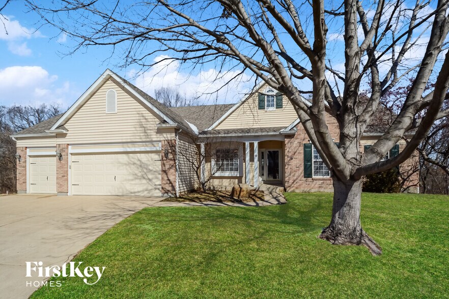 Building Photo - 12 Fox Bluff Ct