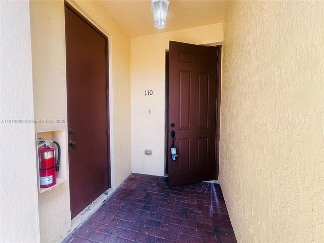 Building Photo - 1420 NE 33rd Ave