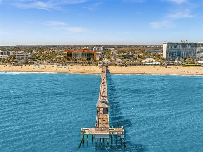 Building Photo - 1537 E Hillsboro Blvd