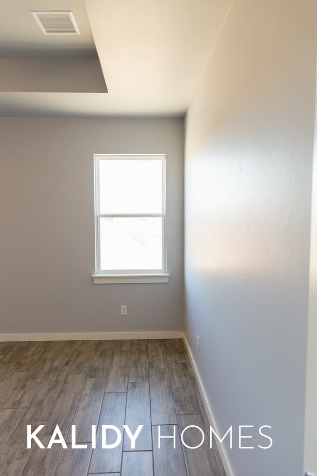 Building Photo - 306 Kirks Holw